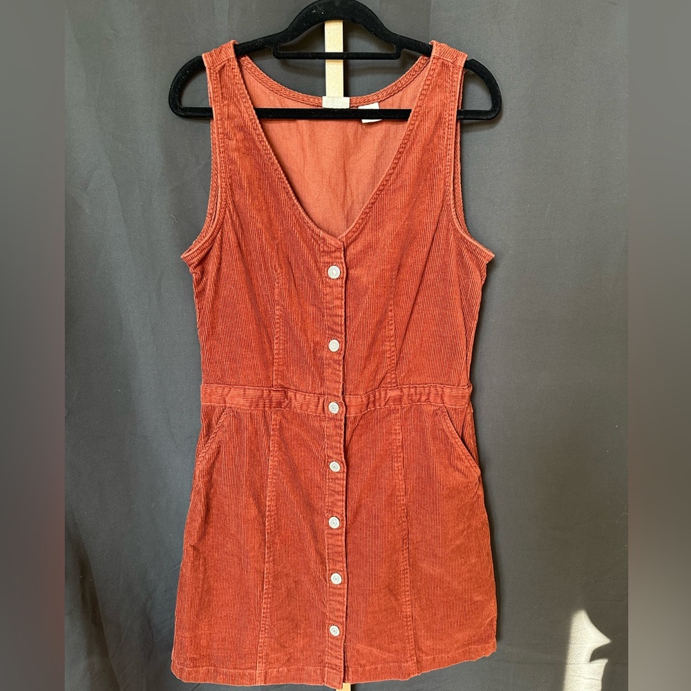 Levi’s corduroy button down dress. Size Medium in Burnt Orange